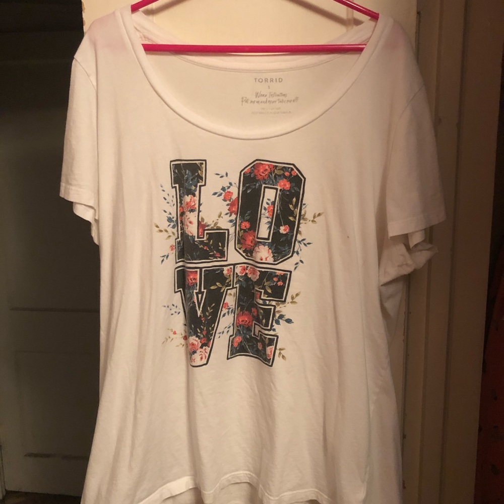 Woman’s torrid t shirt sz 3